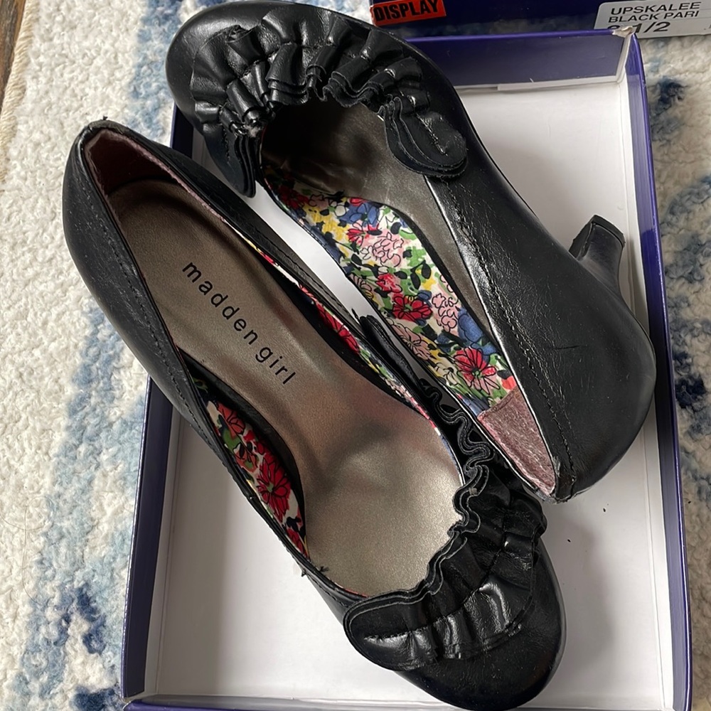 Madden Girl Ruffle Heels - Picture 3 of 5